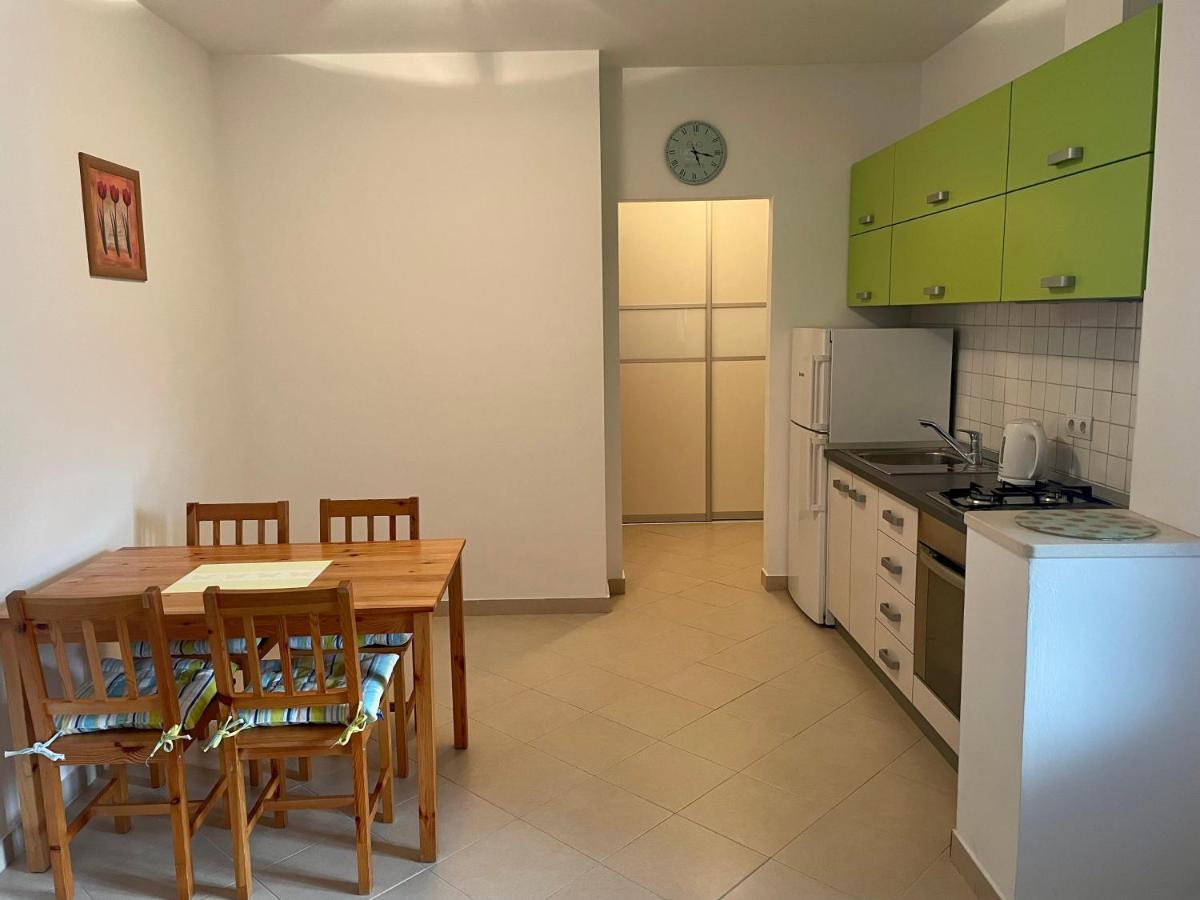 Aurelia Apartment Макарска Екстериор снимка